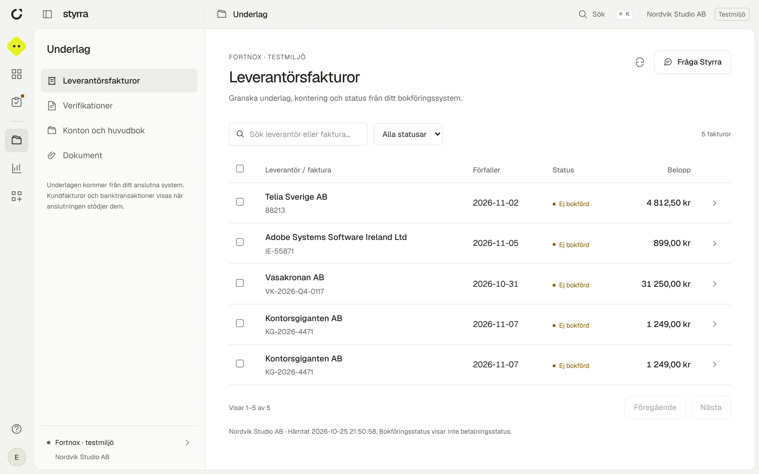 Underlag. Fakturor, dokument och verifikationer samlade i den riktiga arbetsytan. Faktisk skärmbild · Nordvik Studio AB i Styrra simulator.